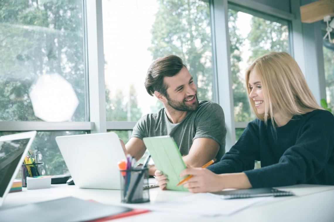 Warsztat online z budżetowania prezentujący interaktywne ćwiczenia i narzędzia analityczne